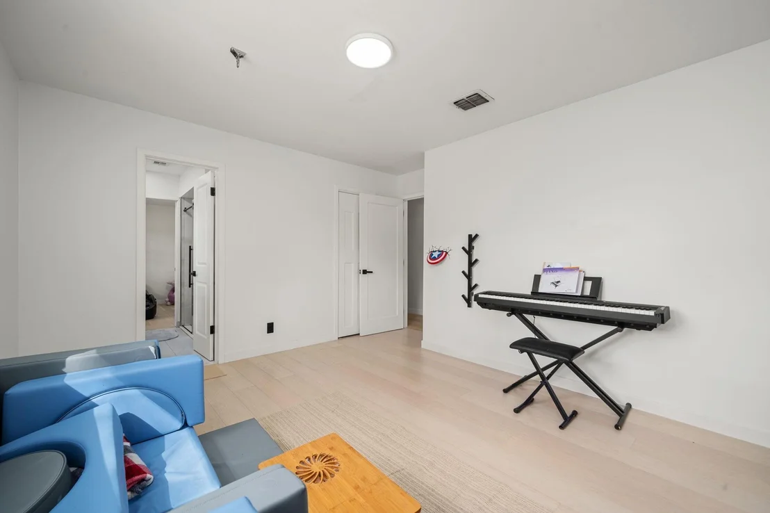 Photo of 2211 Pomeran Drive