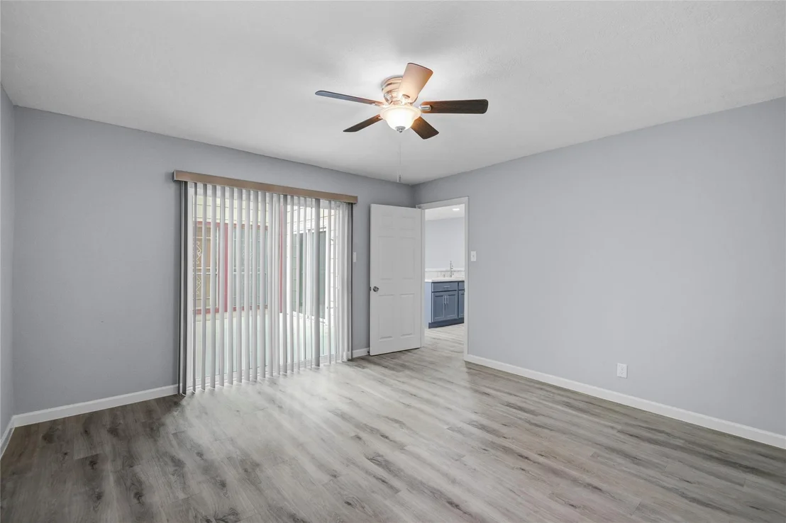 Photo of Unit D at 5703 Easthampton Drive