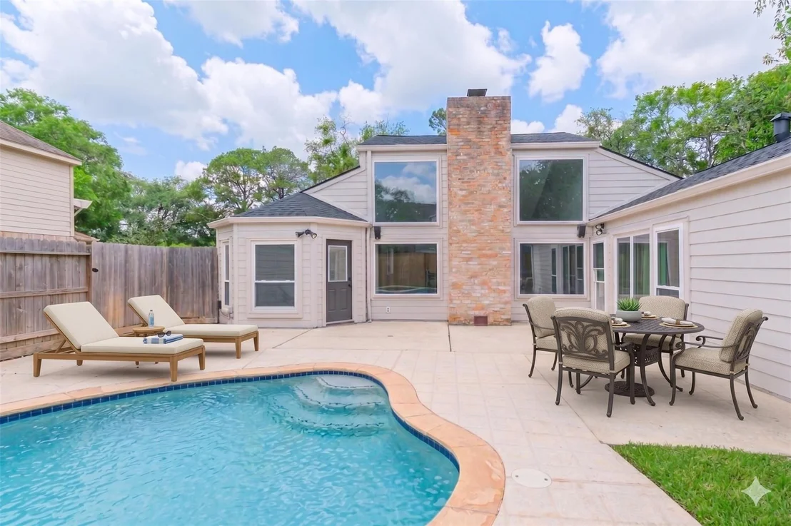Photo of 11931 Riverview Drive