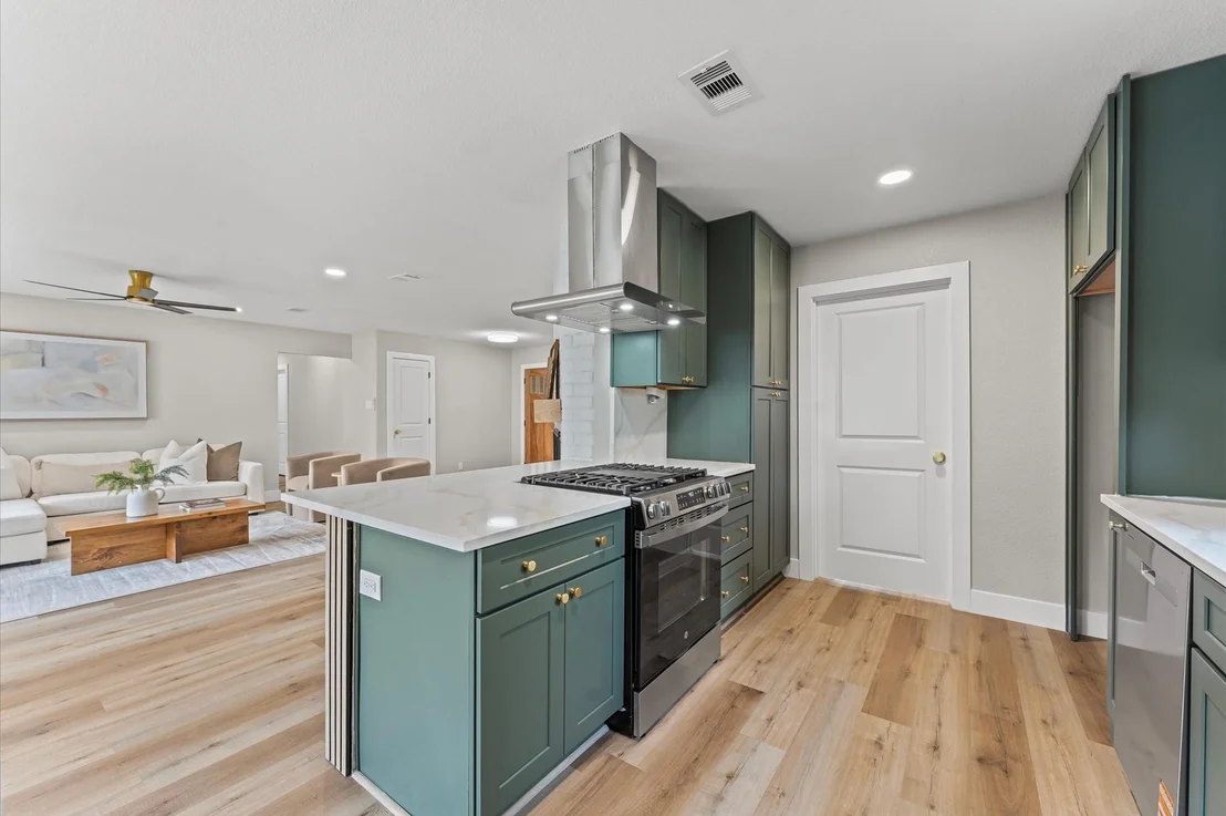 Photo of 2306 Eaglerock Drive