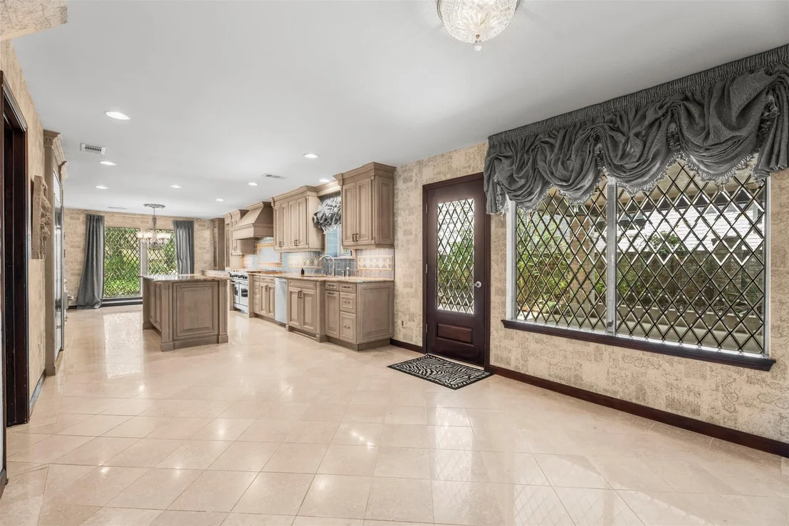 Photo of 6106 Larkmount Drive