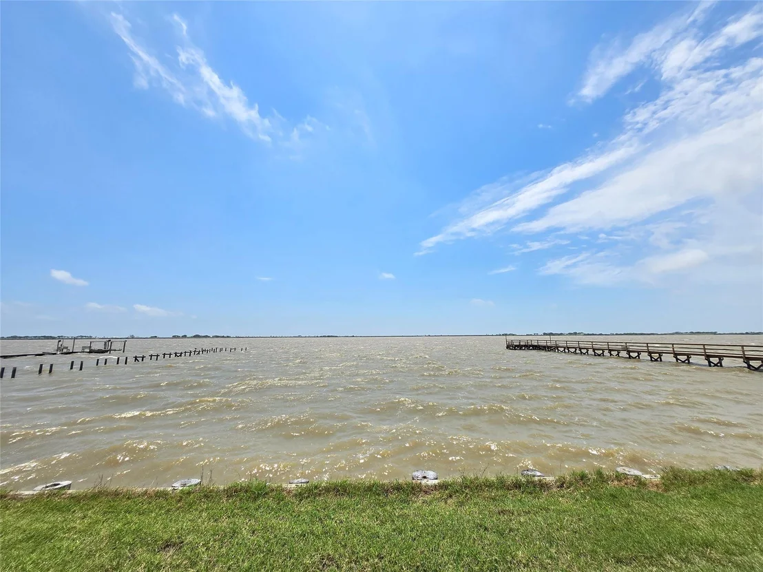Photo of 1664 W Bayshore Drive