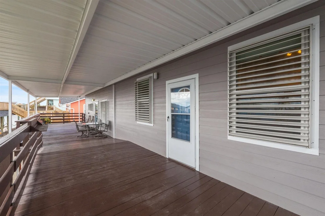 Photo of 33 Lakeside Drive