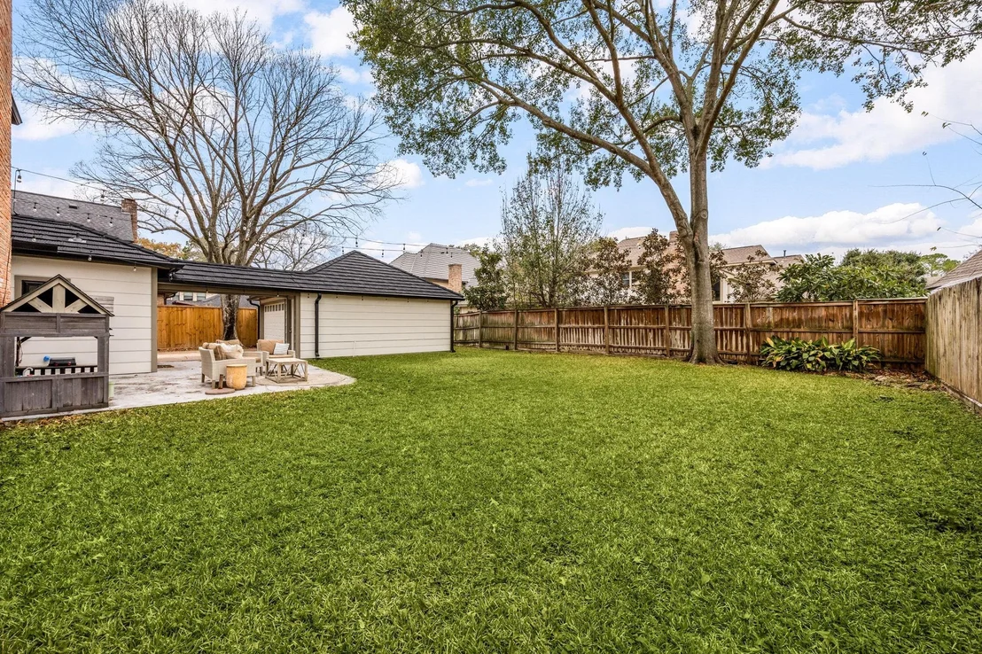 Photo of 1118 Crossroads Drive