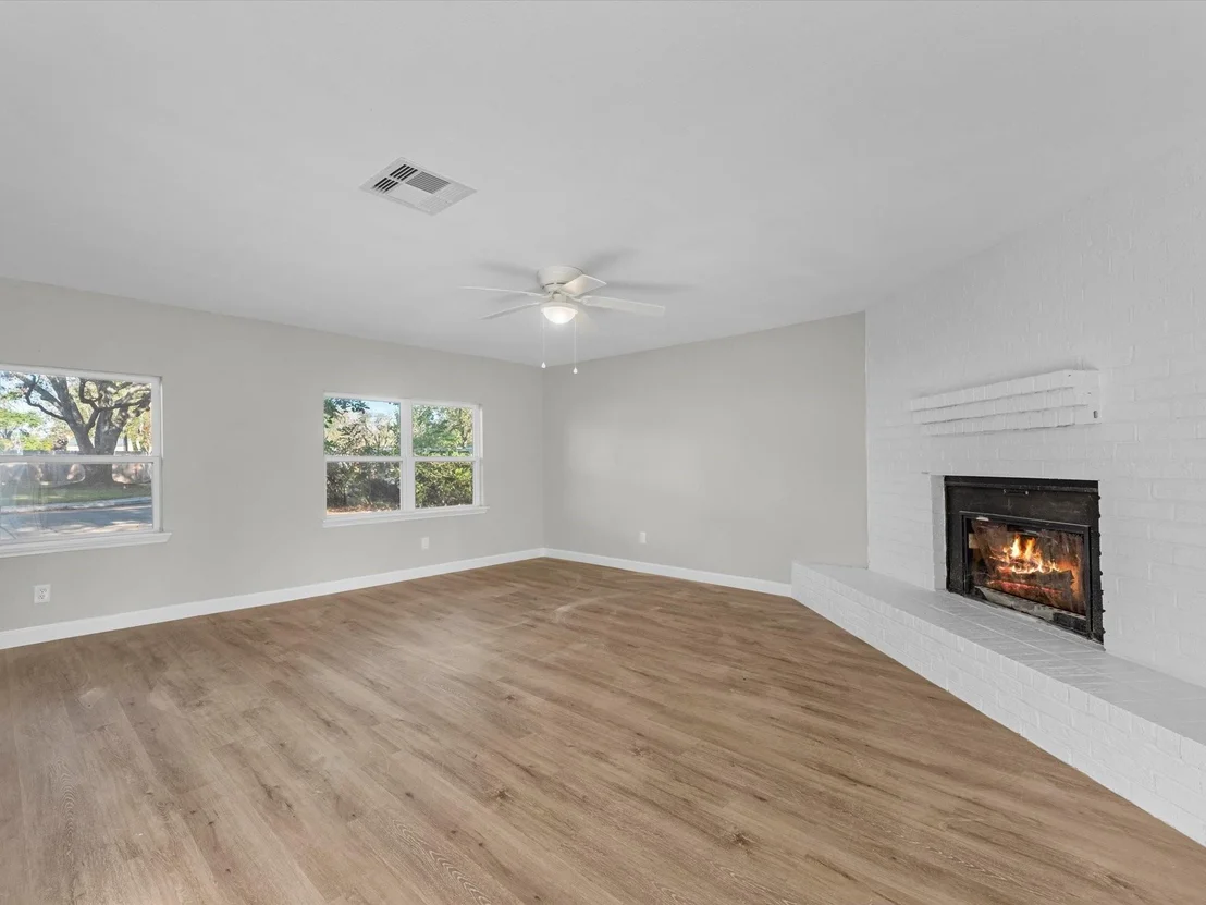 Photo of 609 Debbie Lane