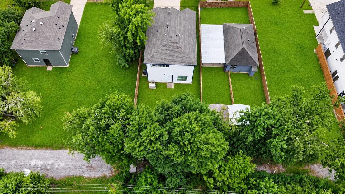 Photo of 7831 Sandy Street