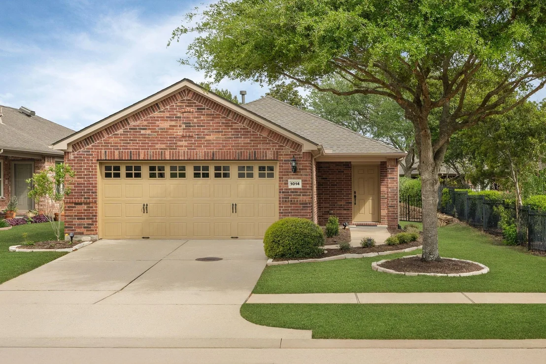 Photo of 1014 Oleander Way