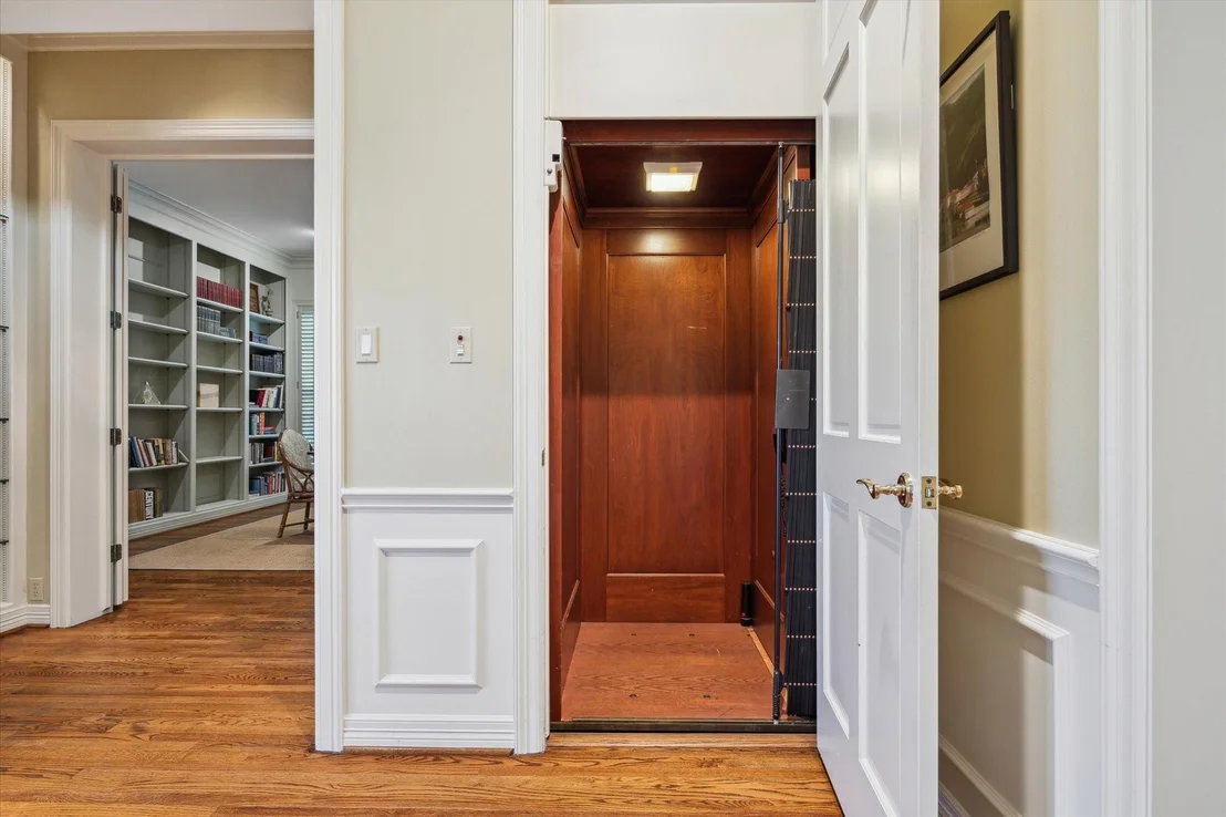Photo of 2514 Westgate Drive