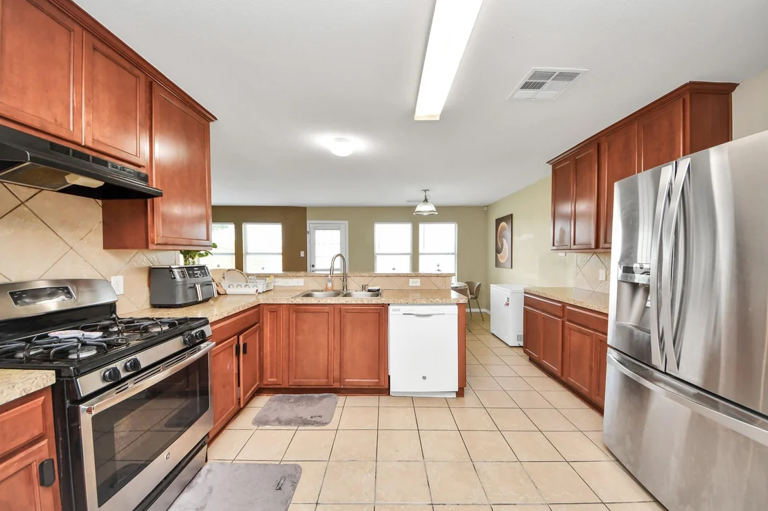 Photo of 5019 Royal Cypress Drive