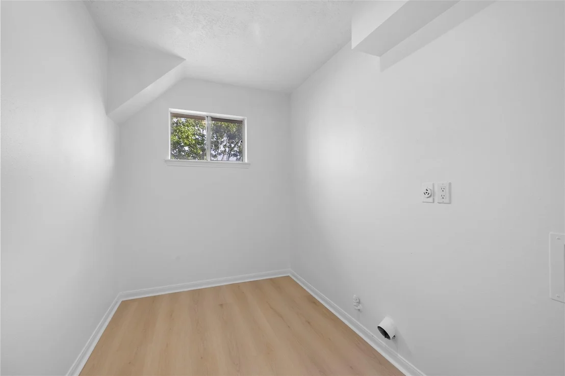 Photo of 9714 Broadley Drive
