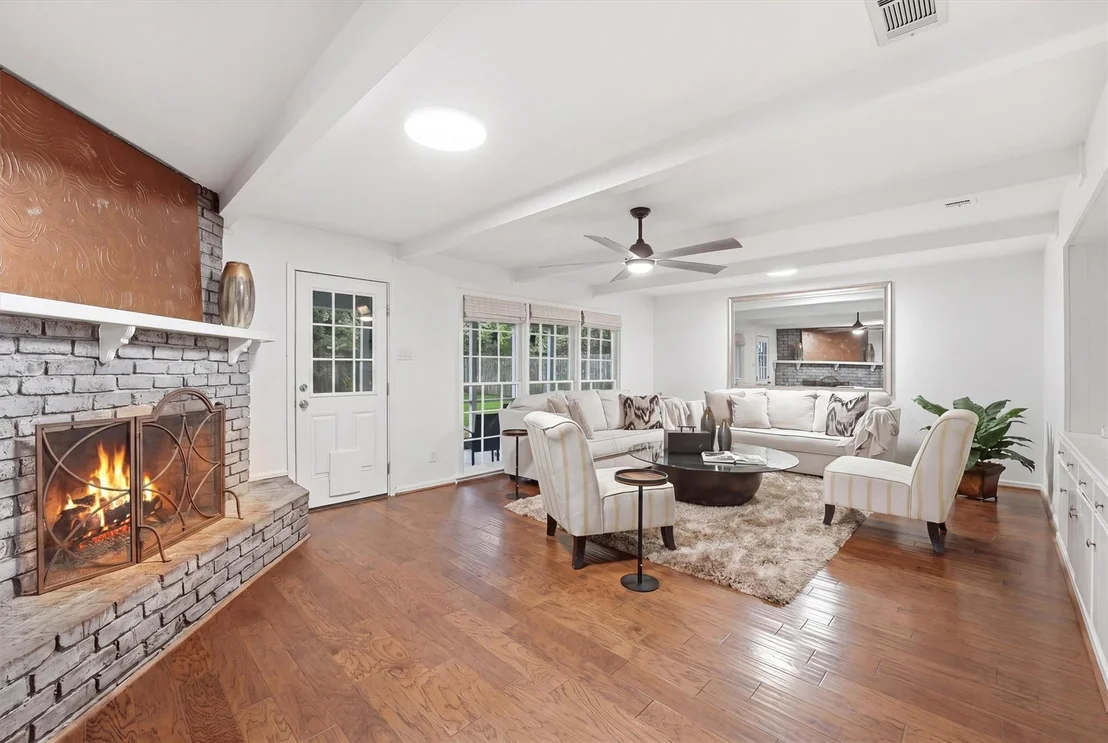 Photo of 215 Whispering Oaks Drive