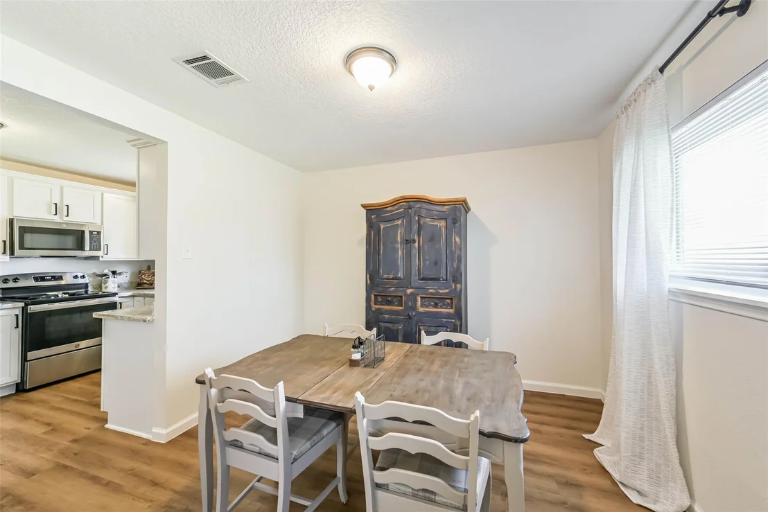 Photo of 323 Coventry Lane