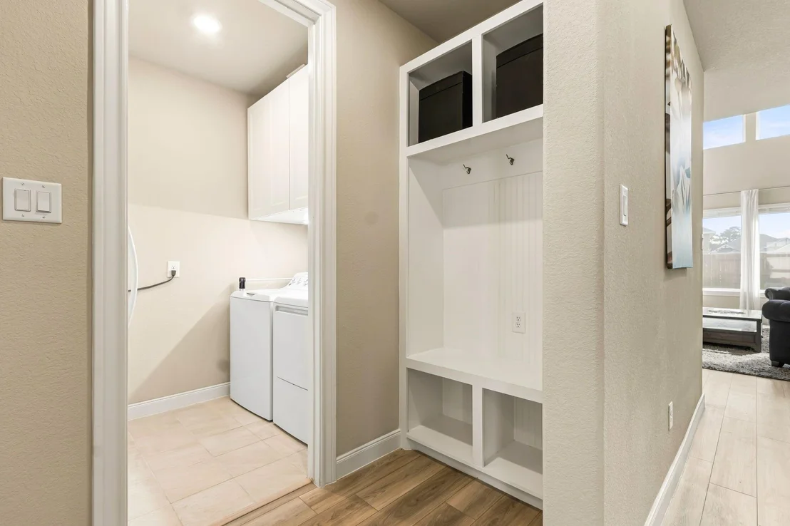 Photo of 7050 Lauren Oak Drive