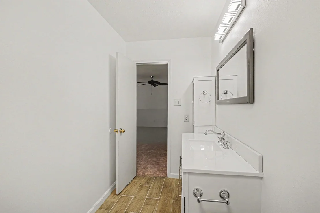 Photo of 3234 Lee Circle