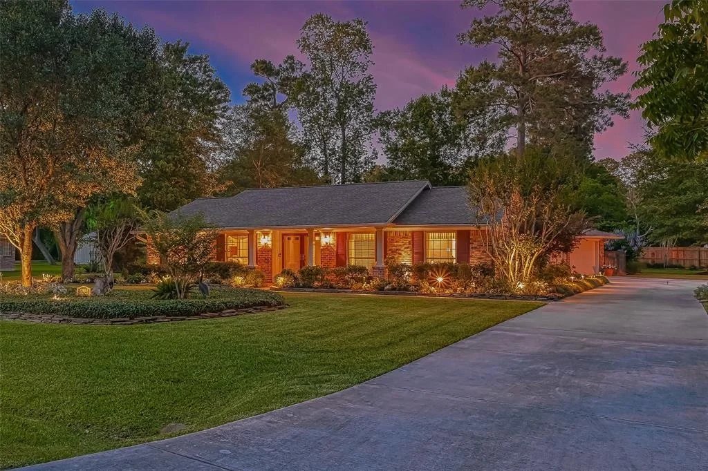 Photo of 12806 Lakecrest Drive