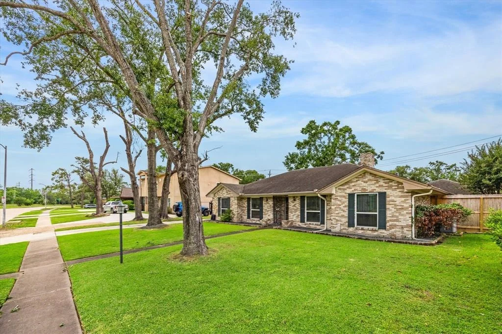 Photo of 2415 W T C Jester Boulevard