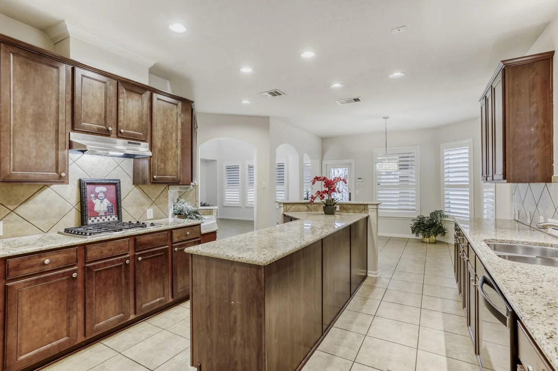 Photo of 19303 Valiant Woods Drive