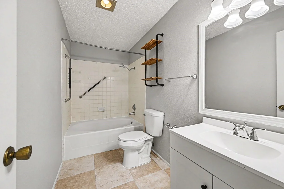 Photo of 8404 Forest Ridge Drive