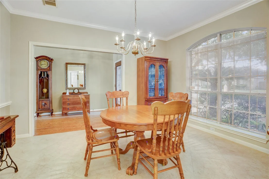 Photo of 2807 Red Oak Lane