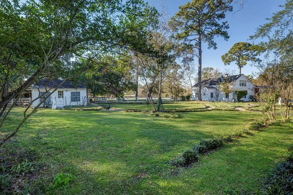 Photo of 5 E Rivercrest Drive