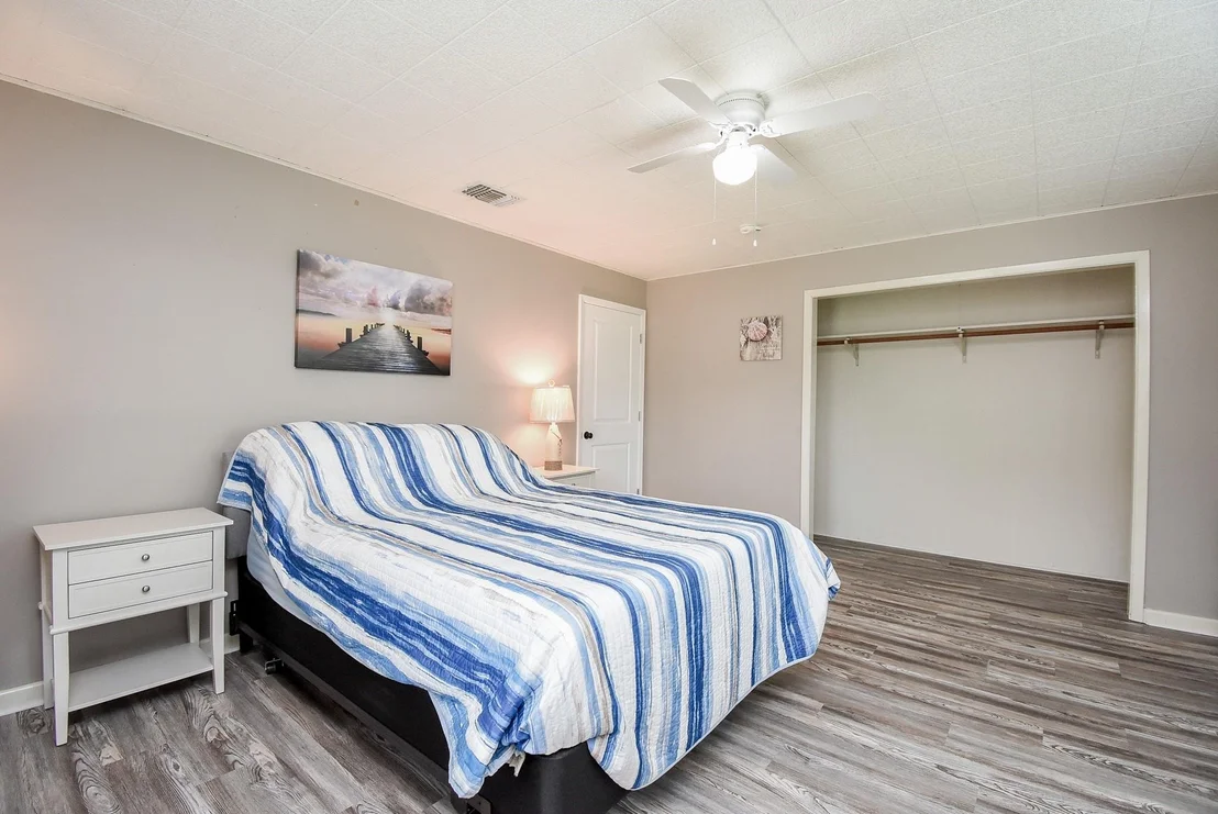 Photo of 225 Swallow Drive