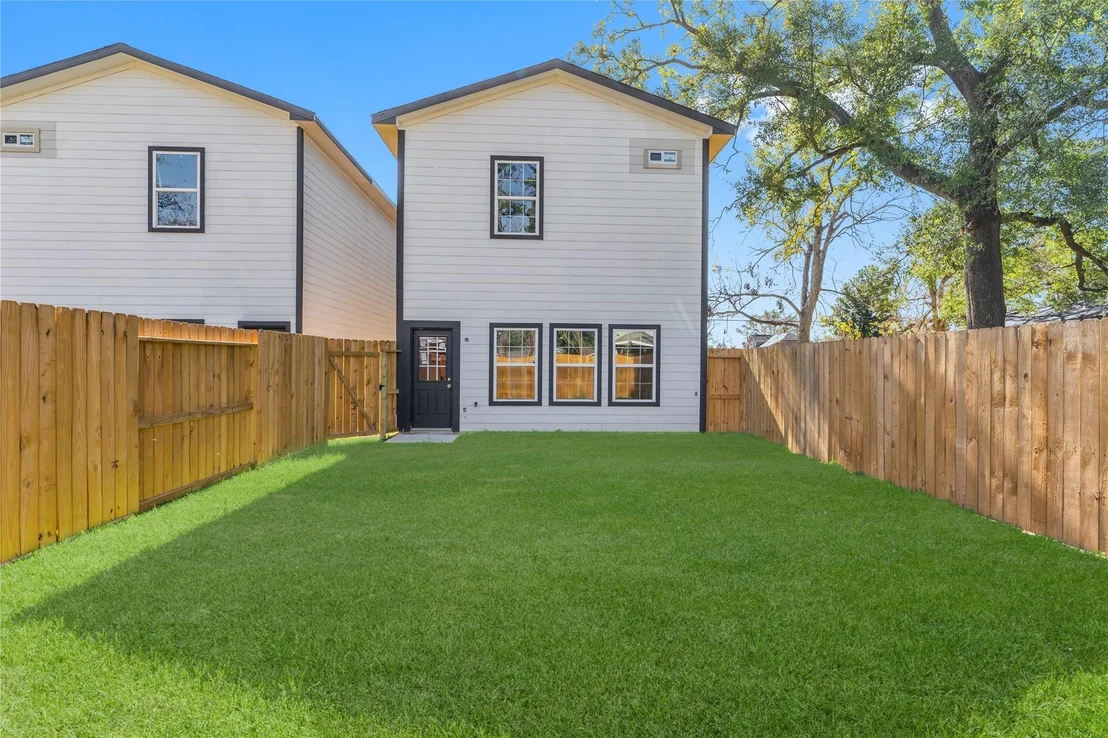 Photo of 8151 Crestview Drive