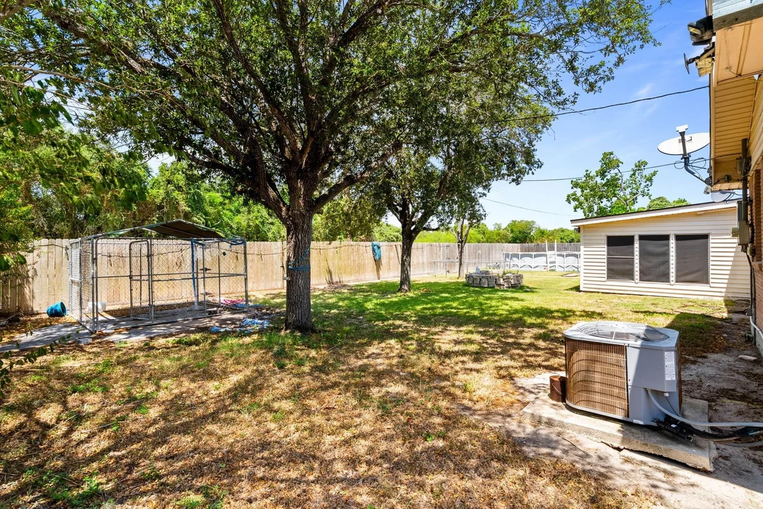 Photo of 324 Woodlawn Street