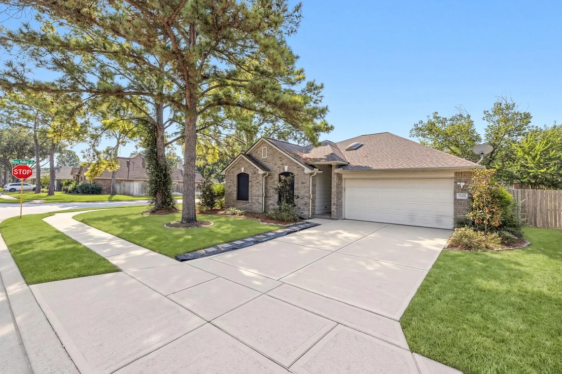 Photo of 18403 Maple Mill Drive