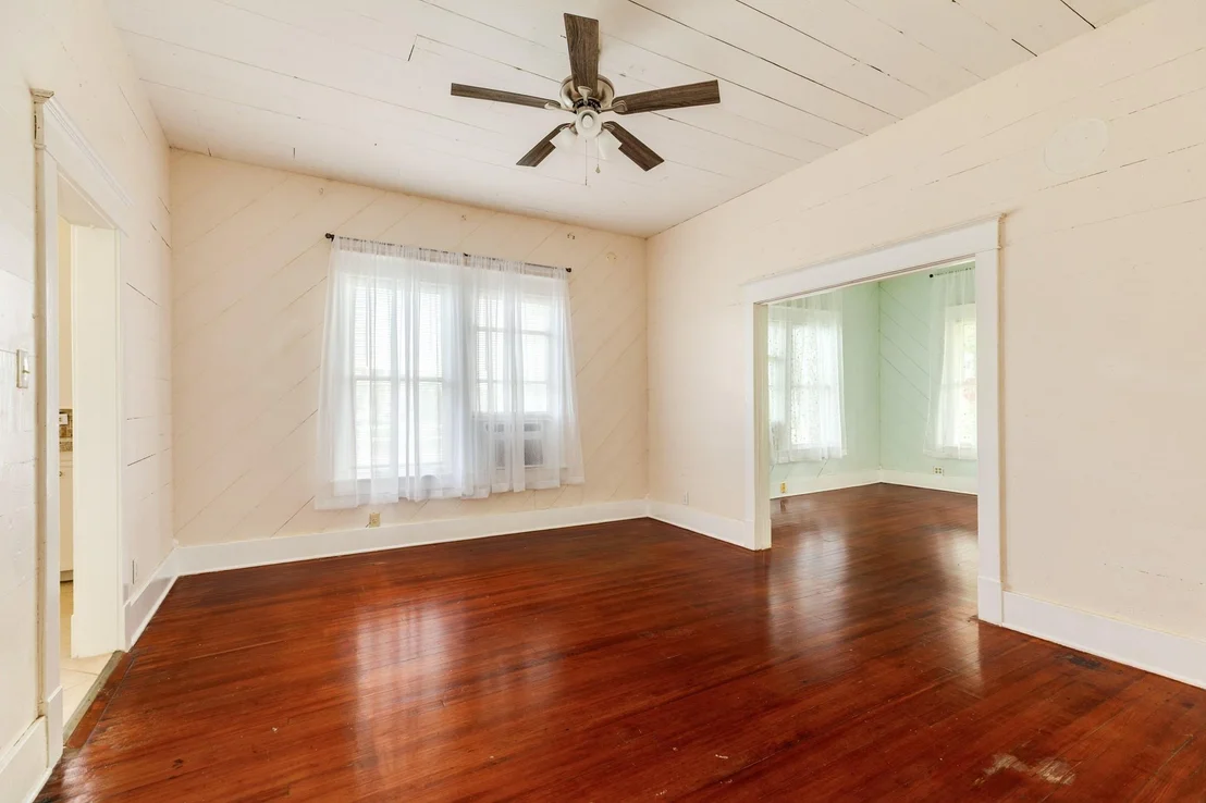 Photo of 331 W Broad Street