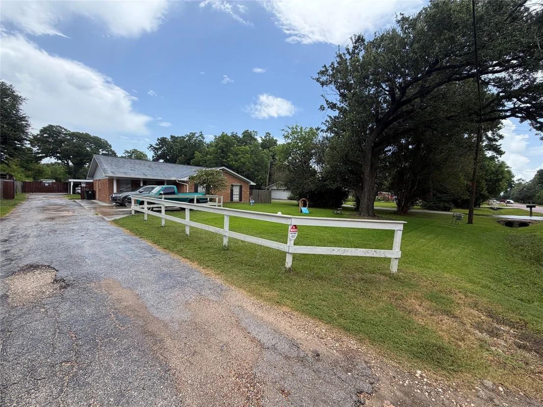 Photo of 9727 Radio Street