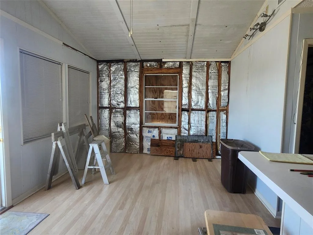 Photo of Unit DR at 1218 Middle