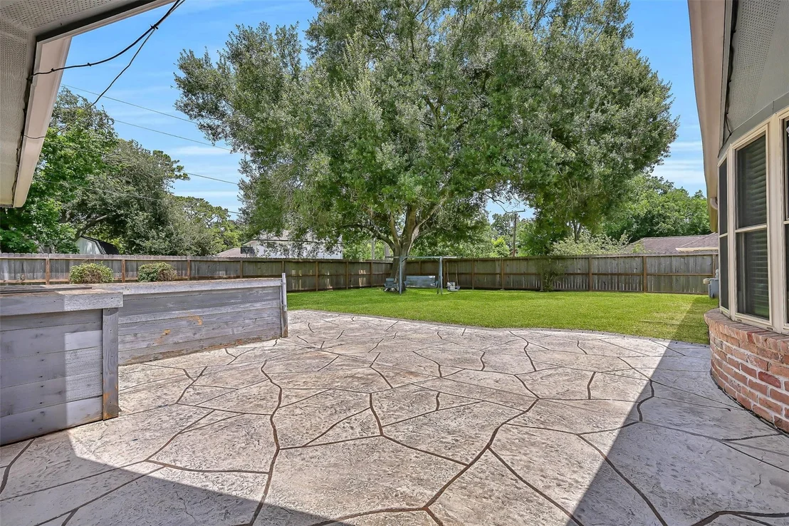 Photo of 705 Quaker Drive