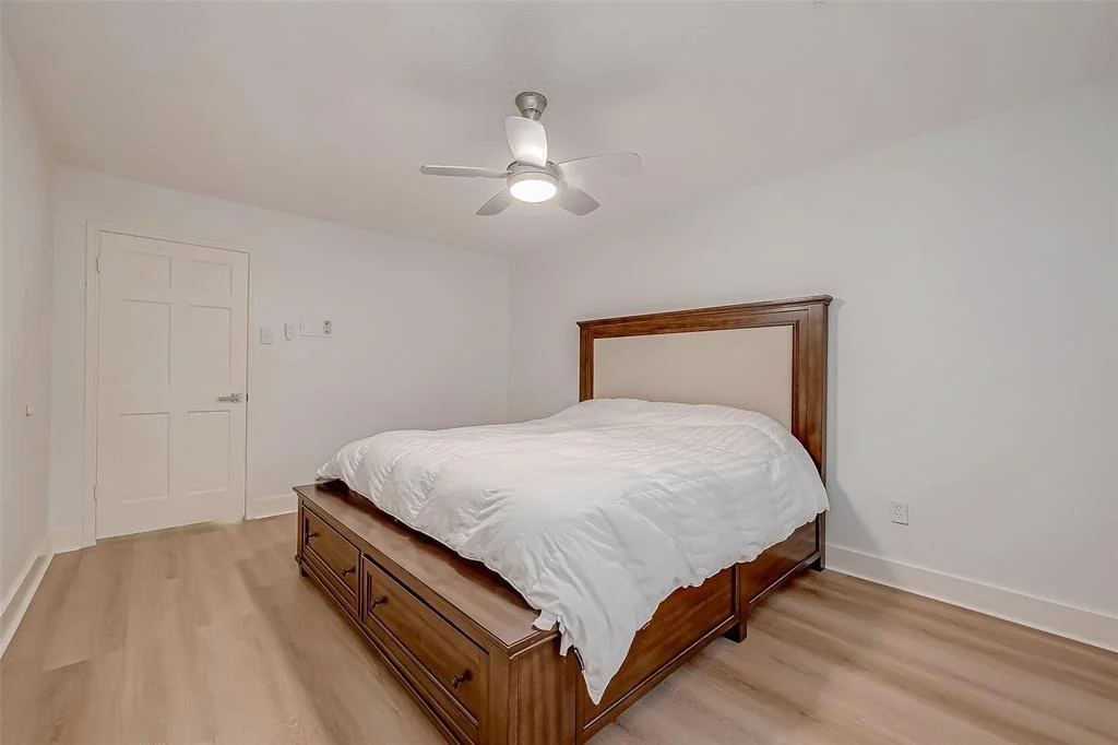 Photo of 5902 Templegate Drive