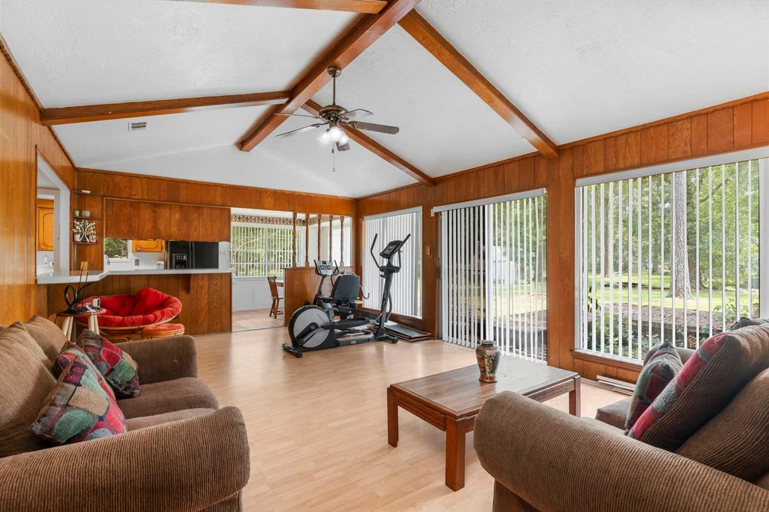 Photo of 2395 Southline Road