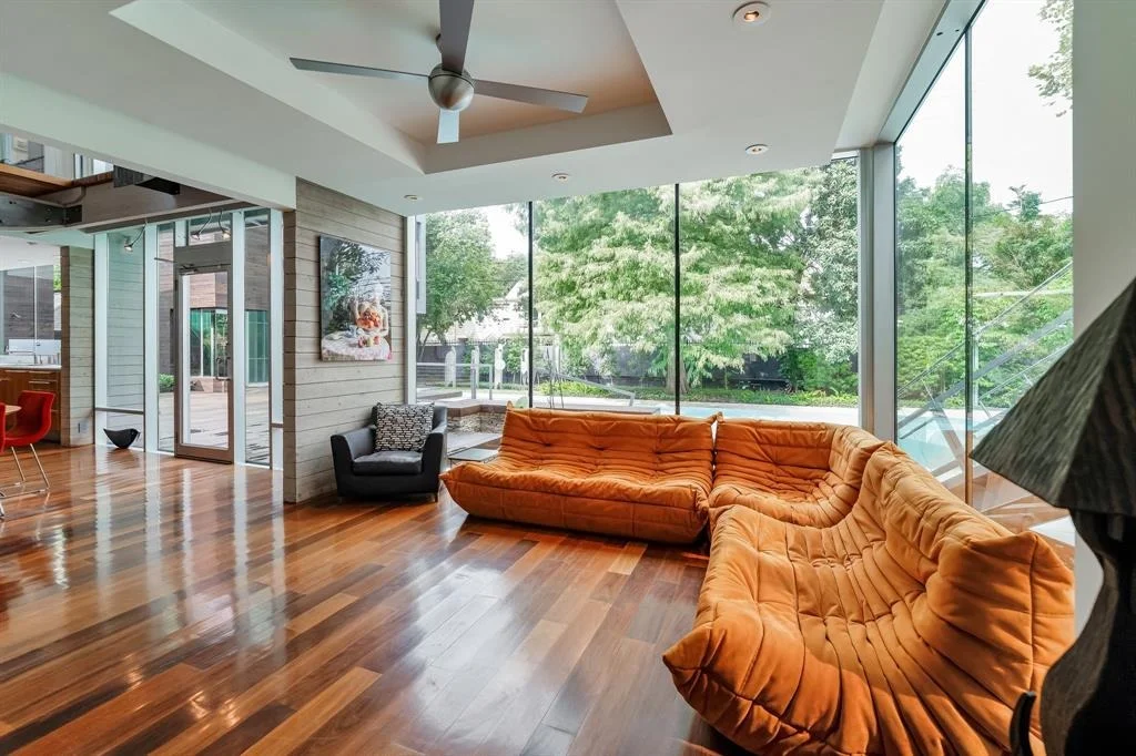 Photo of 2320 Blue Bonnet Boulevard