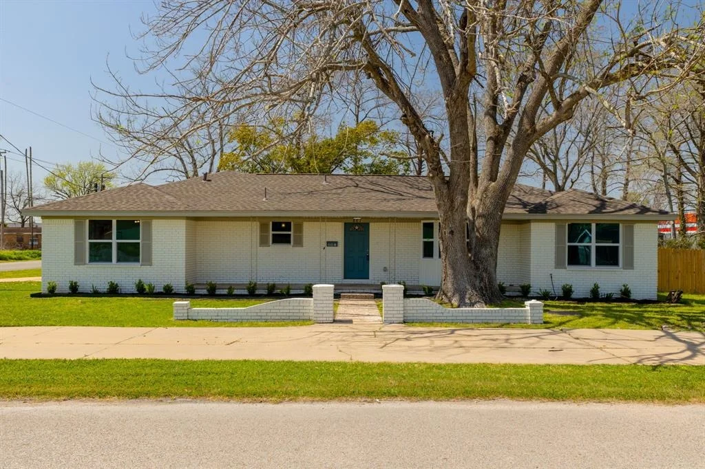 Photo of 801 Chenango Drive