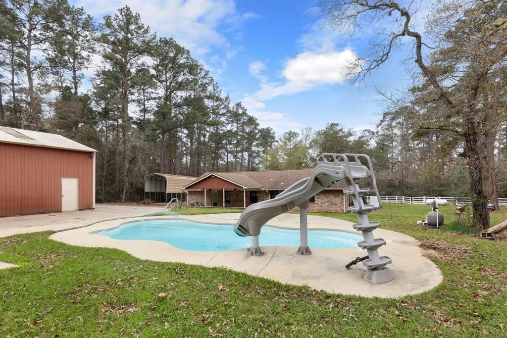 Photo of 16202 Surrey Lane