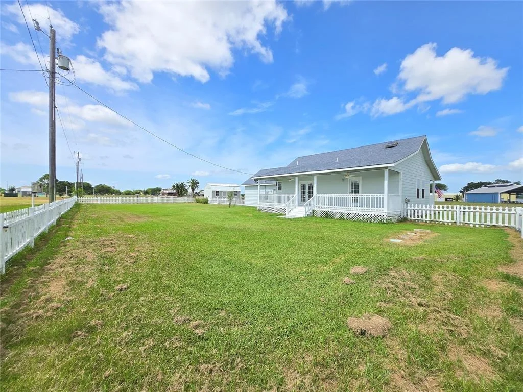 Photo of 657 Bayview Drive