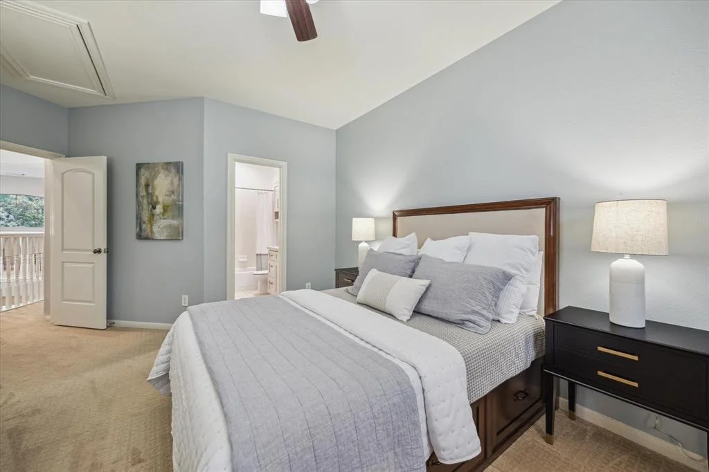 Photo of 63 E Beckonvale Circle