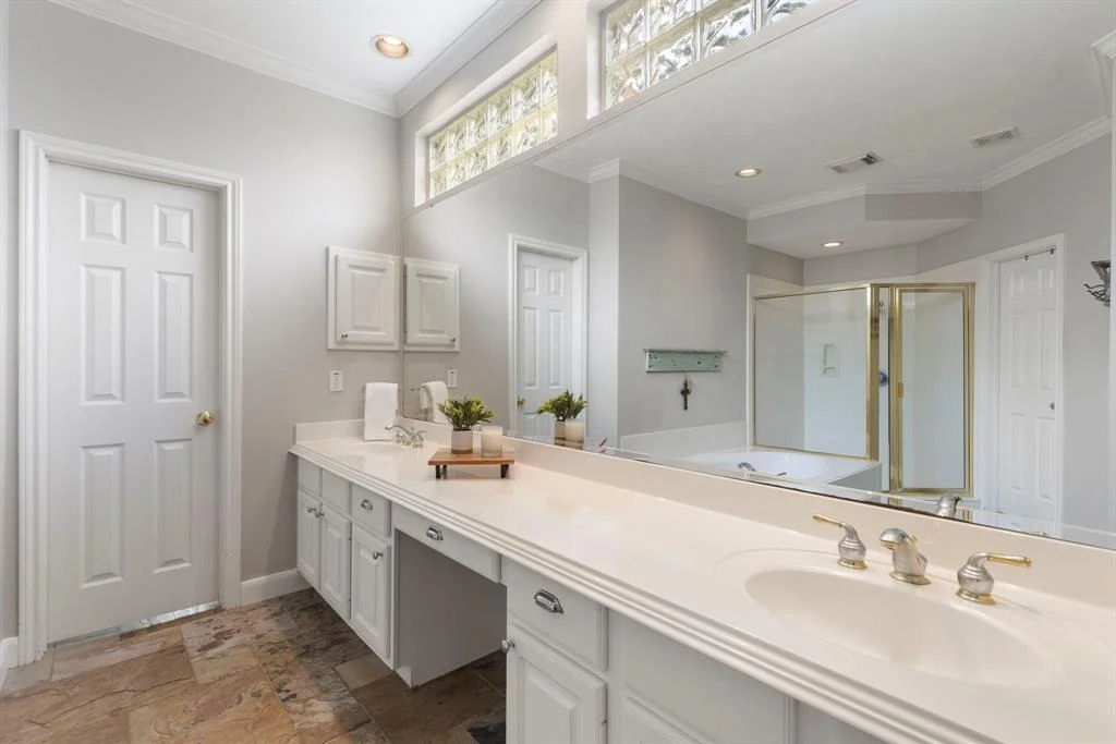Photo of 174 N Hazelcrest Circle