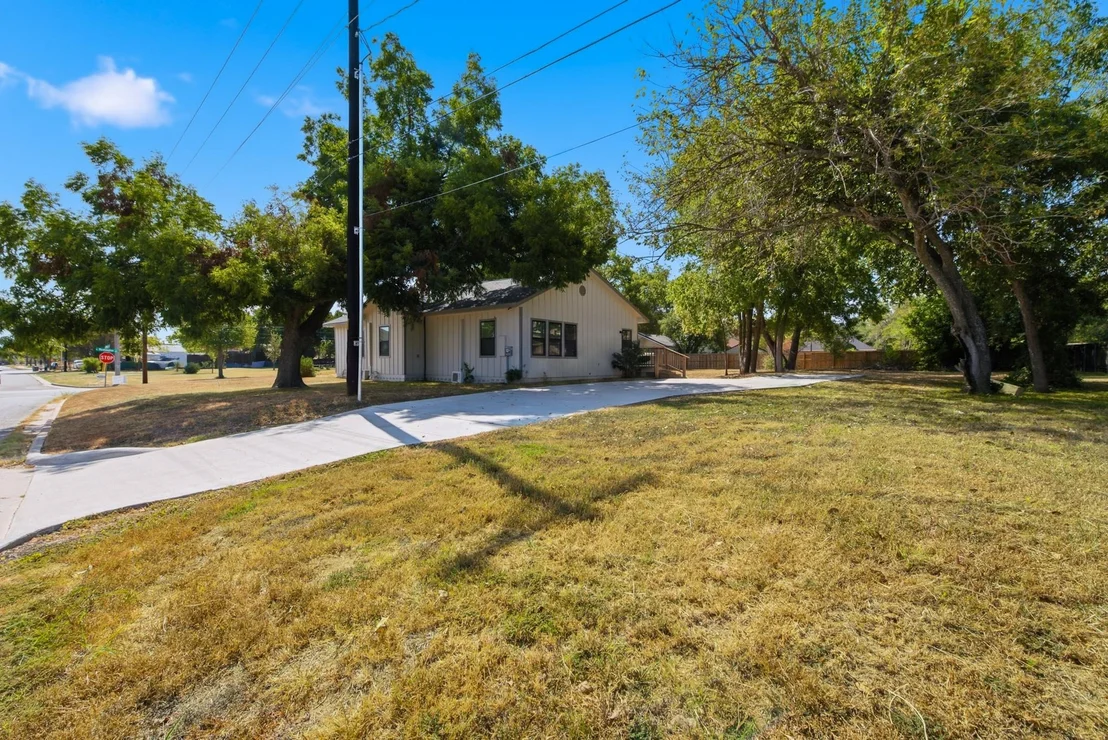 Photo of 808 N Washington Avenue