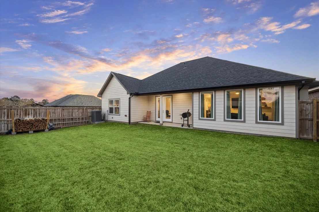 Photo of 203 Hampton Glen Road