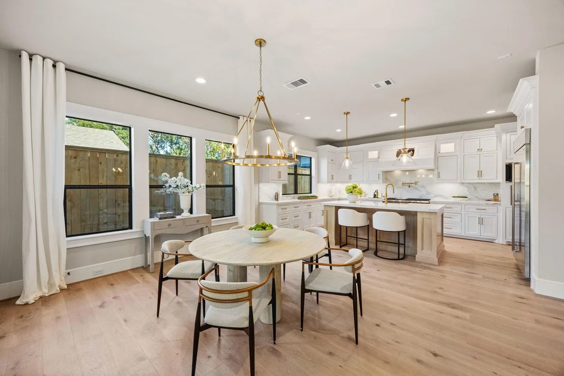 Photo of 4902 Oak Forest Drive