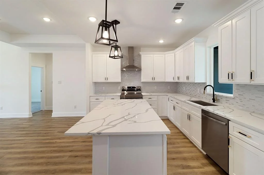 Photo of 409 Echo Lane