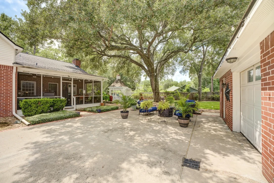 Photo of 2827 Griffin Lane