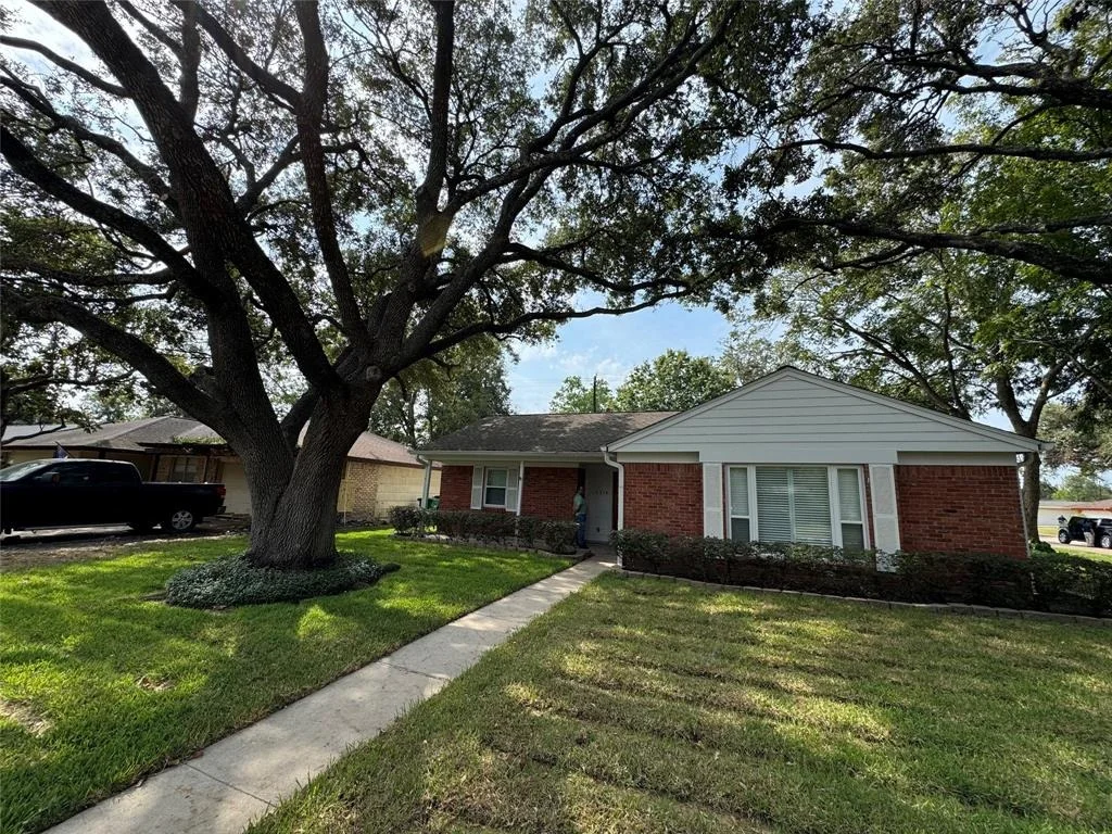 Photo of 12318 Renwick Drive