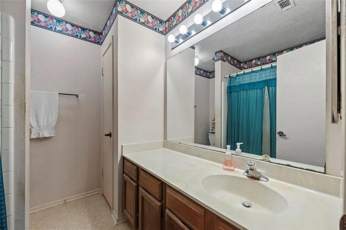 Photo of 10710 Fallbrook Drive