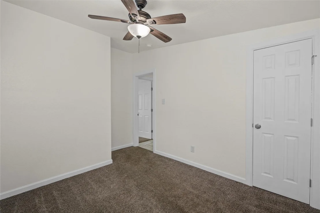 Photo of 726 W 6th Street