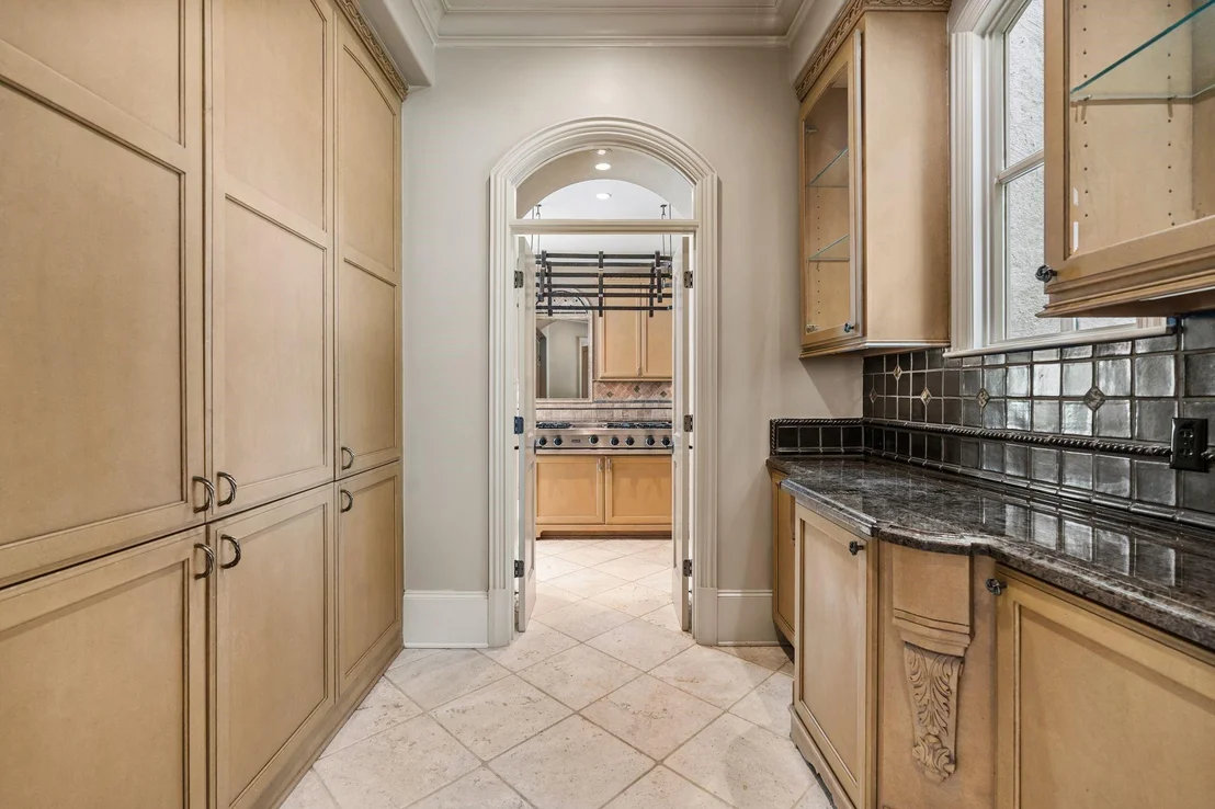 Photo of 835 Echo Lane