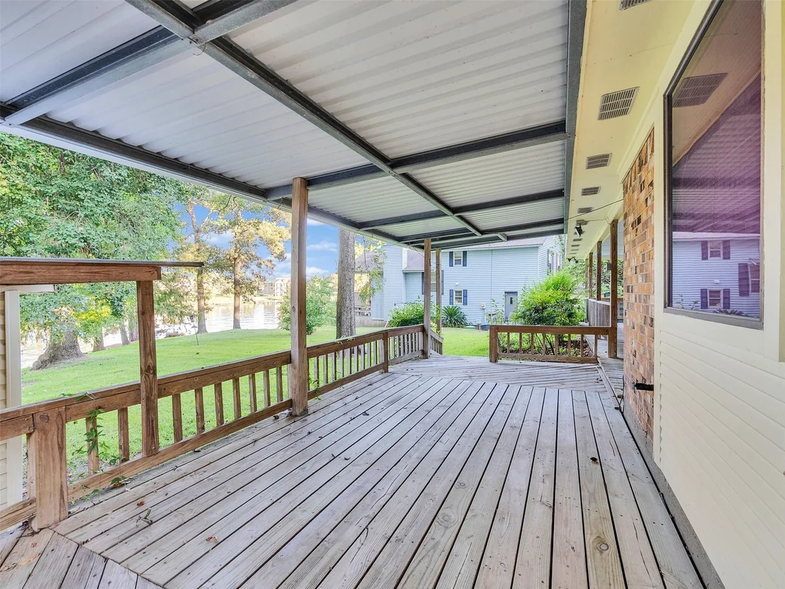 Photo of 185 Lake Drive